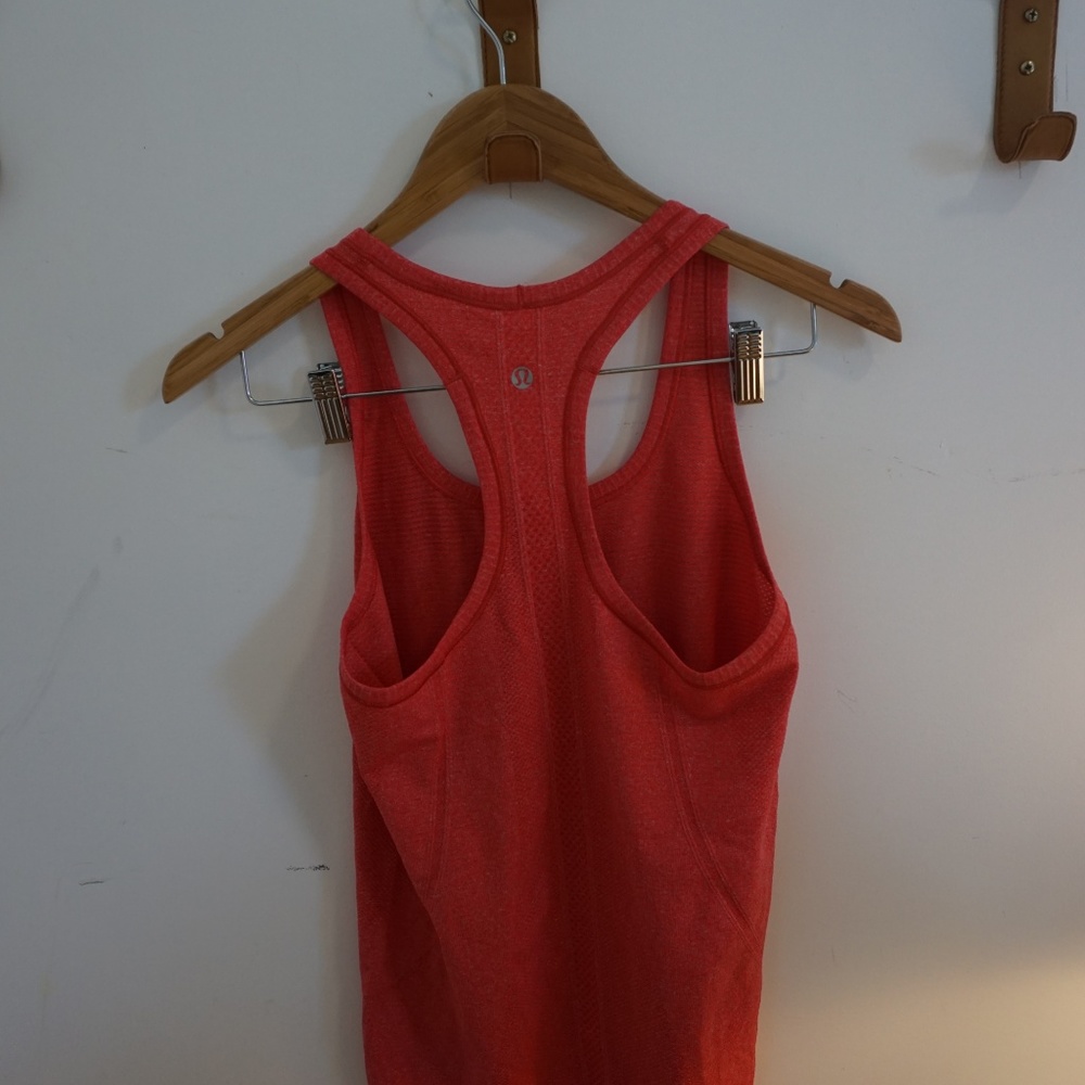 Red lulu lemon top!